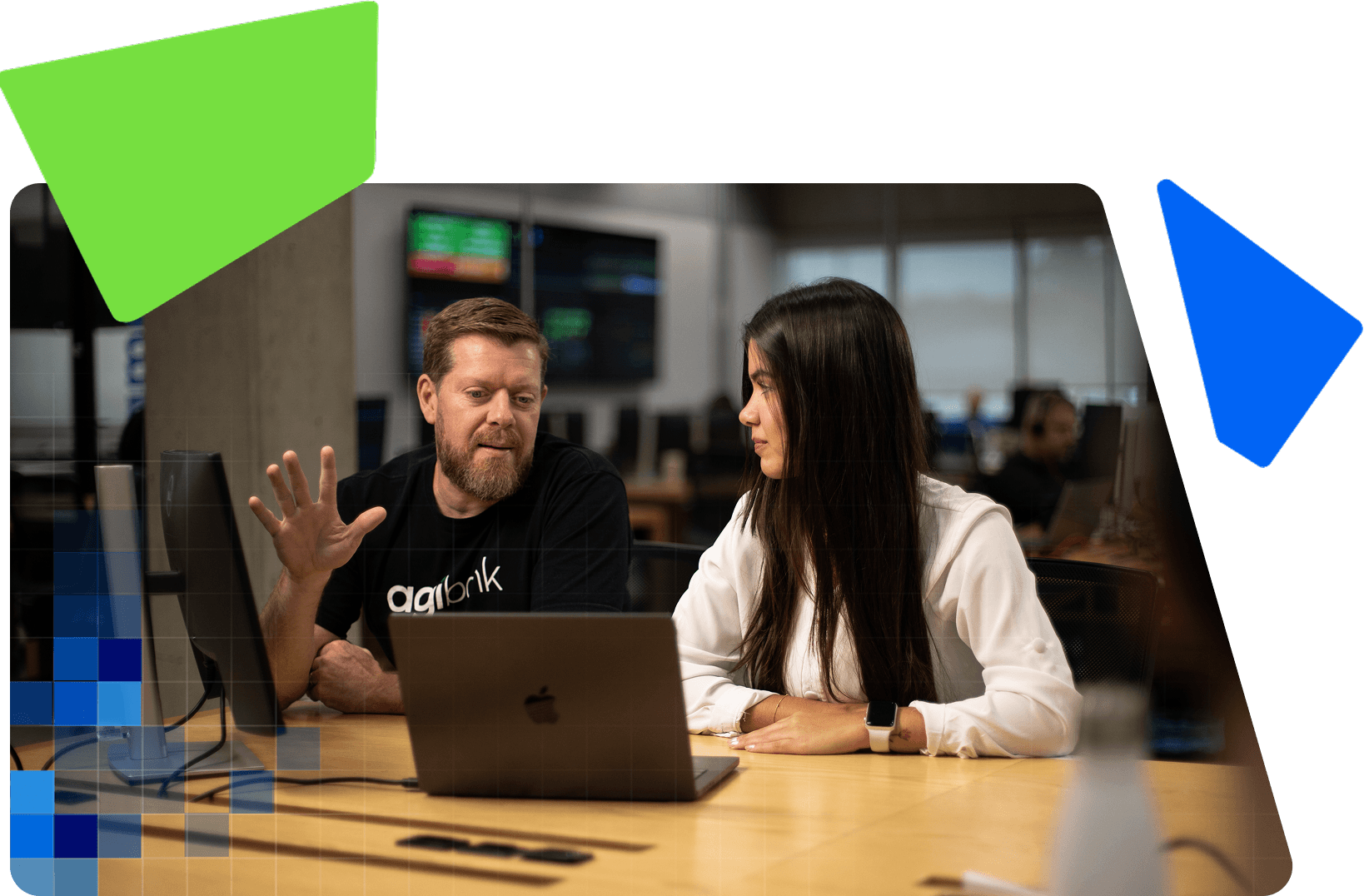 Participantes do programa trabalhando